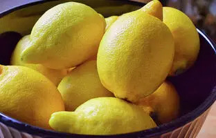(ویدئو) با این روش ساده لیمو رو تا دو سال تر و تازه نگهداری کن