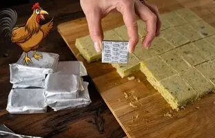 (ویدئو) به همین سادگی توی خونه عصاره گوشت مرغ با طعم فوق العاده درست کن