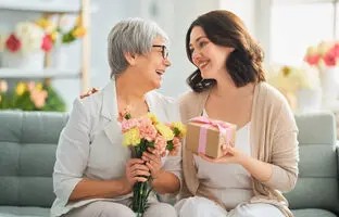 برای مادرشوهرت این هدیه‌ها رو بخر!