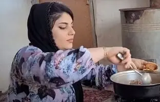 (ویدئو) مهارت دیدنی این دختر جوان کردستانی در طبخ یک غذای ساده با گوشت چرخ کرده