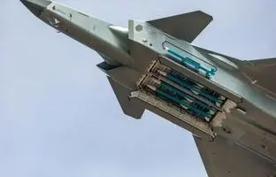 (تصویر) انتشار شلیک موشک از جنگنده پنهانکار J20 چین برای اولین بار