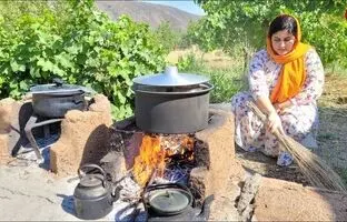 (ویدئو) پخت 3 کیلوگرم گوشت گاو در ظروف شیشه ای توسط دختر جوان و مشهور کردستانی