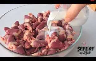 (ویدئو) پخت یک غذای خوشمزه و سریع با 400 گرم دل مرغ توسط آشپز مشهور ترکیه ای