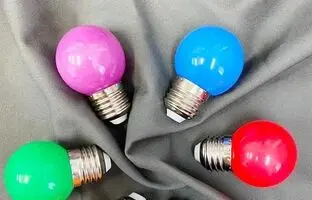(ویدئو) یک روش ساده و استادانه برای استفاده از لامپ های رنگی LED قدیمی