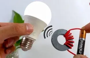 (ویدئو) چگونه با باتری و آهنربا، لامپ LED را روشن کنیم؟