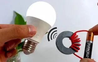 (ویدئو) چگونه با باتری و آهنربا، لامپ LED را روشن کنیم؟