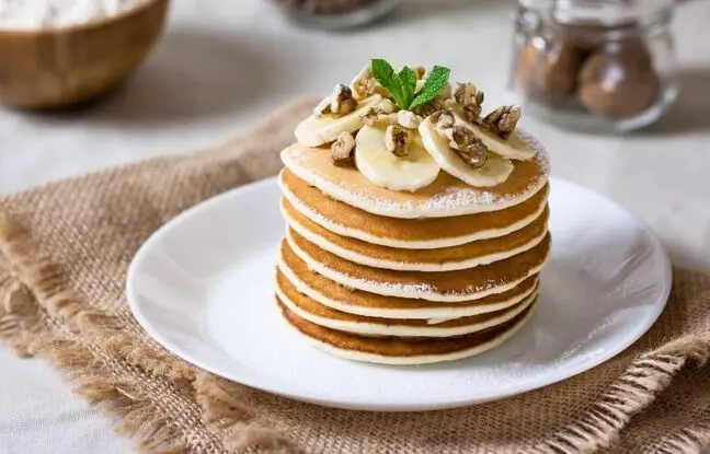 (ویدئو) طرز تهیه لذیذترین پنکیک عسلی بدون نیاز به فر