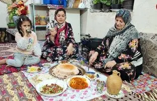 (ویدئو) پخت یک غذای محلی با گوشت گاو به سبک بانوی روستایی ارومیه ای