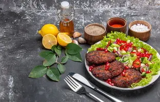 طرز تهیه کتلت رستورانی با گوشت چرخ کرده + همه فوت و فن ها