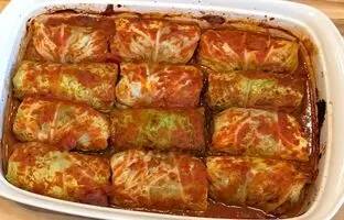 (ویدئو) غذاهای روستایی: یخت یک دلمه کلم متفاوت به سبک بانوی روستایی ایرانی
