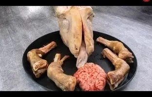 (ویدئو) آلمانی ها کله پاچه گوسفند را به این روش جالب طبخ می کنند
