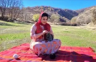 (ویدئو) پخت پیده ترکی با گوشت بره به سبک دیدنی بانوی مشهور روستایی کردستانی