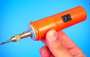(ویدئو) چگونه با لوله پلاستیکی و آرمیچر درخانه یک مینی دریل بسازیم؟