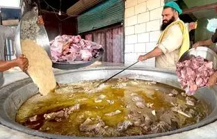 (ویدئو) پخت دیدنی 1500 کیلوگرم کابلی پلو با گوشت توسط آشپز مشهور پاکستانی