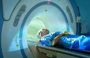 چرا نباید با فلز داخل دستگاه MRI رفت؟