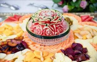 (تصاویر) جذاب ترین ایده های گل آرایی و میوه آرایی شب یلدا