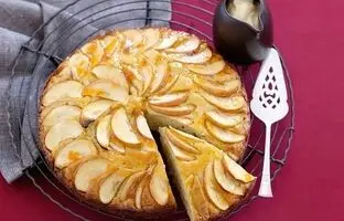 (ویدئو) طرز تهیه لذیذترین پای سیب با مواد ساده