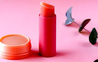 می‌خوای کیوت به نظر برسی؟ این بالم‌ لب‌ها رو امتحان کن!