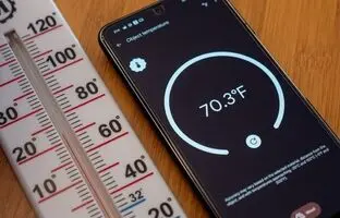 پیکسل 8 پرو احتمالاً از طریق برنامه Fitbit اندازه‌گیری دمای بدن را ممکن می‌کند