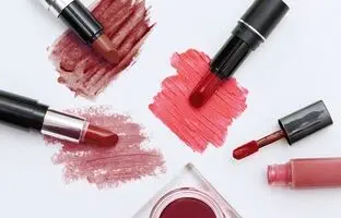 با این 8 رنگ رژ لب دندوناتو سفیدتر نشون بده