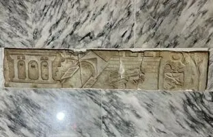 (تصاویر) کشف سنگ‌برجسته 2000ساله پمپی در دیوار خانه‌ای روستایی