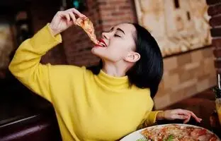 این 5 غذا رو برای شام نخورید! به شدت چاق می‌شید!