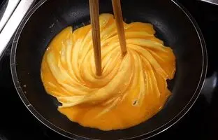 (ویدئو) غذاهای خیابانی: در خیابان های کره با چه مدل املت روبه رو می شویم
