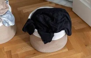 8 ترفند طلایی برای جلوگیری از بور شدن لباس مشکی