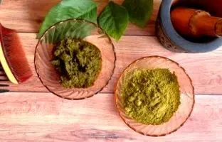 (تصویر) آموزش حنا گذاشتن موها برای تقویت و خوش رنگی