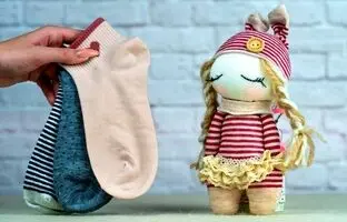 (ویدئو) آموزش عروسک سازی: با یک جفت جوراب این عروسک بامزه رو درست کن