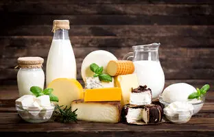 لبنیات پرچرب و کم چرب چه فرقی دارن؟! آیا شیر پرچرب مضره؟