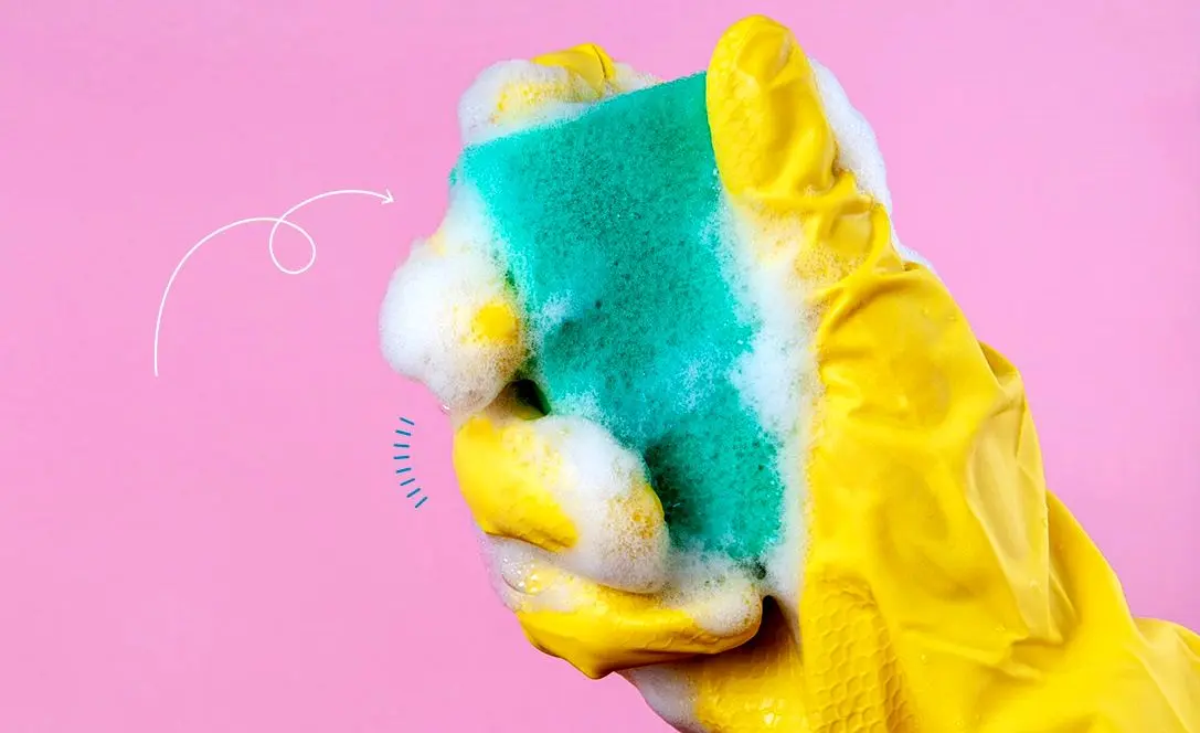 می دونی اسکاچ ظرفشویی چقدر باکتری داره؟ تا دیر نشده اینطوری ضدعفونیش کن!