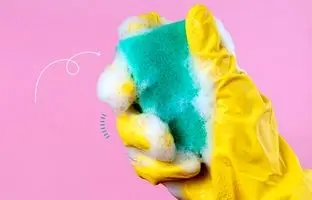 می دونی اسکاچ ظرفشویی چقدر باکتری داره؟ تا دیر نشده اینطوری ضدعفونیش کن!