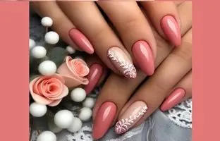 زیباترین ایده های طراحی ناخن با رنگ سال 2024