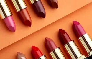 بهترین رنگ رژ لب برای آرایش‌های اسموکی