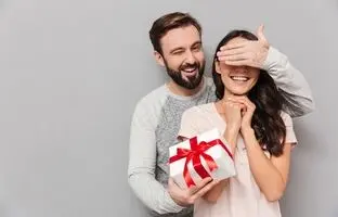 آقای عزیز! تا دیر نشده برای روز زن این هدیه‌ها رو بخر!