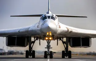 (ویدئو) سوخت‎گیری هوایی بمب ‎افکن Tu-160M از سوخت‎رسان ایلوشین