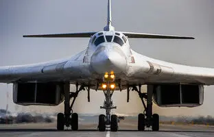 (ویدئو) سوخت‎گیری هوایی بمب ‎افکن Tu-160M از سوخت‎رسان ایلوشین