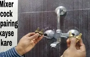 (ویدئو) چکه کردن شیر حمام را به روش این لوله کش بنگلادشی رفع کنید