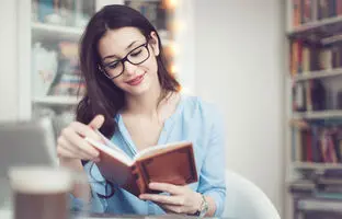 این 6 کتاب محبوب‌ترین کتاب‌های سال 2023 لقب گرفتند! کدام را خواندید؟!