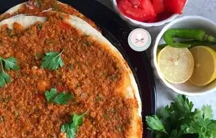 این غذای ترکیه‌ای باب دل همه ایرانی‌هاست! بهش می‌گن پیتزای ترکی!