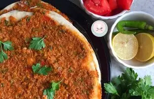 این غذای ترکیه‌ای باب دل همه ایرانی‌هاست! بهش می‌گن پیتزای ترکی!