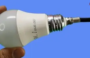 (ویدئو) 4 ایده ساده و خانگی با لامپ LED که در زندگی به کارتان می آید