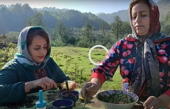 (ویدئو) پخت متفاوت و تماشایی پلو کتلت مرغ توسط دو بانوی خوش سلیقه گیلانی