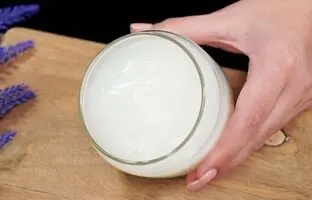 (ویدئو) دیگه برای کراتینه کردن مو میلیونی هزینه نکن، خیلی ساده توی خونه درست کن