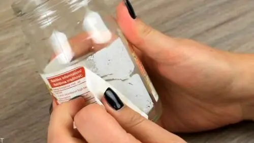 بهترین ترفندها برای پاک کردن جای برچسب از روی ظروف شیشه ای