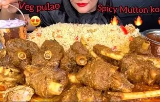 (ویدئو) غذاخوردن با صدا؛ خوردن 2 کیلوگرم چلو گوشت توسط دختر مشهور هندی