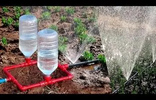 (ویدئو) با چندتا دبه پلاستیکی آب برای باغ یه سیستم آبیاری قطره ای درست کن