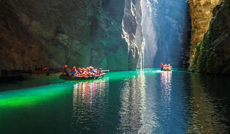 (تصاویر) دریاچه‌ای زلال که هر بیننده ای را می فریبد