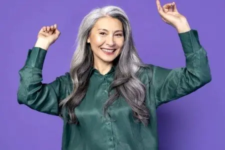 چگونه نیازهای مراقبت از مو با افزایش سن تغییر می کند؟